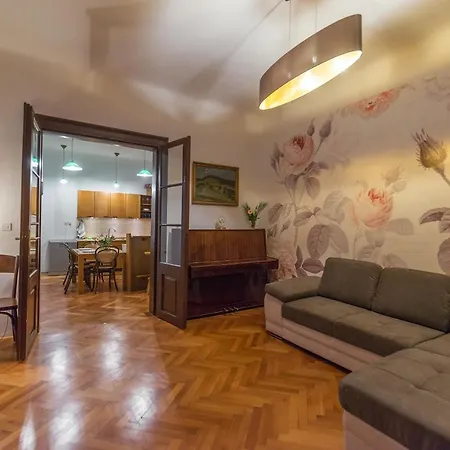Apartment Galerija Et Netflix Old
